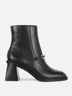 Botas Tacão Detalhe Corrente Rita Ora