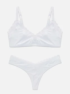 Conjunto Sutiã Não Almofadado/tanga Rebordo Renda